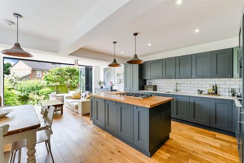 3 bedroom end of terrace house for sale, Doods Road, Reigate RH2