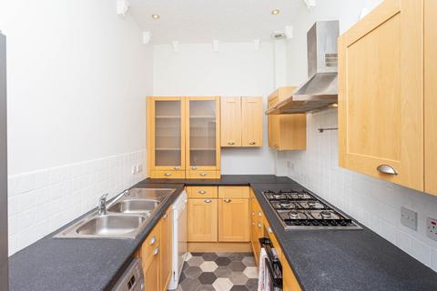 2 bedroom flat to rent, Broughton Street, Edinburgh EH1