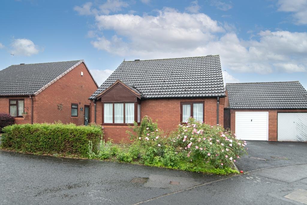 Fairoak Drive, Bromsgrove B60 2 bed detached bungalow for sale £310,000