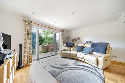 20 Gwynne Road, Caterham, CR3 5FH