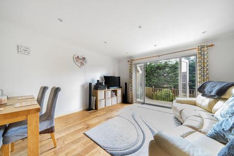 20 Gwynne Road, Caterham, CR3 5FH
