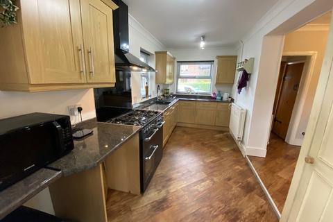 3 bedroom semi-detached house to rent, High Street, Alsagers Bank, ST7