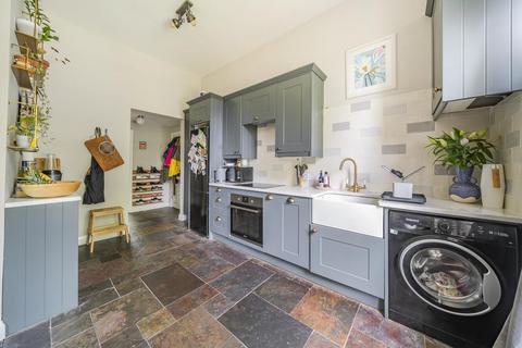 160b Lewisham Way, London, SE4 1UU