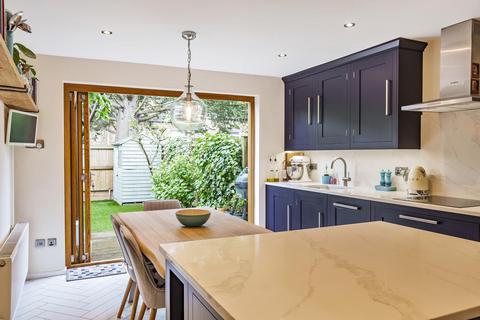 42 Cardinals Way, London, N19 3UZ