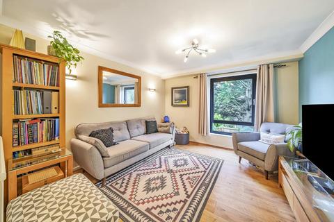 42 Cardinals Way, London, N19 3UZ