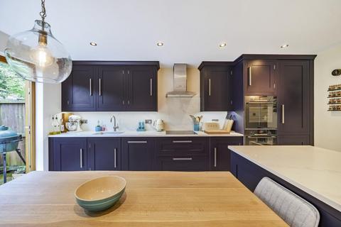 42 Cardinals Way, London, N19 3UZ