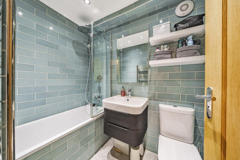 42 Cardinals Way, London, N19 3UZ