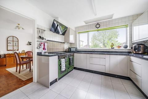 1 Iris Close, Basingstoke, RG22 5NS
