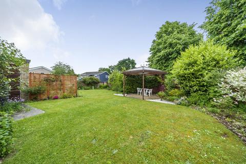 1 Iris Close, Basingstoke, RG22 5NS