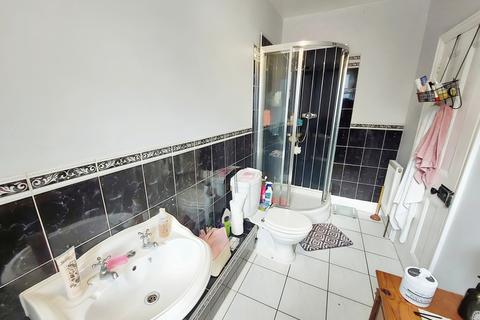 92 Earls Road, Nuneaton, CV11 5HP