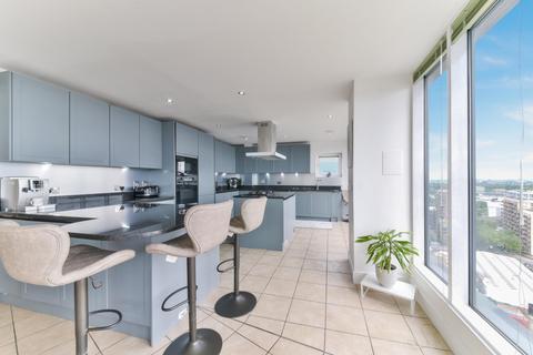 3 bedroom apartment for sale, Wards Wharf Approach, Royal Wharf, E16