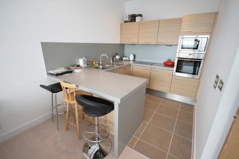2 bedroom apartment to rent, Cypress Place, Manchester M4