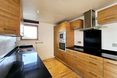 2 bedroom apartment to rent, The Boulevard, Leeds LS10
