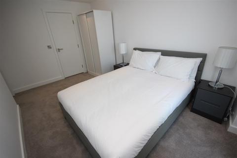 2 bedroom apartment to rent, Deansgate Square, Owen Street, Manchester M15