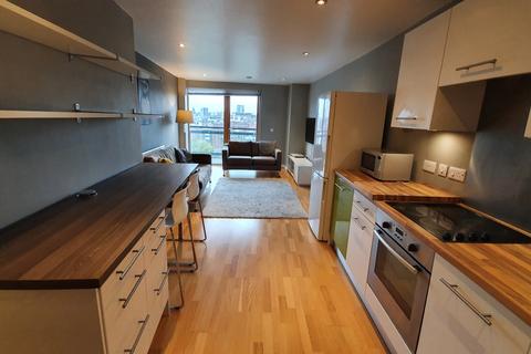 2 bedroom penthouse to rent, Crown Point Road, Leeds LS9