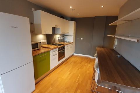 2 bedroom penthouse to rent, Crown Point Road, Leeds LS9