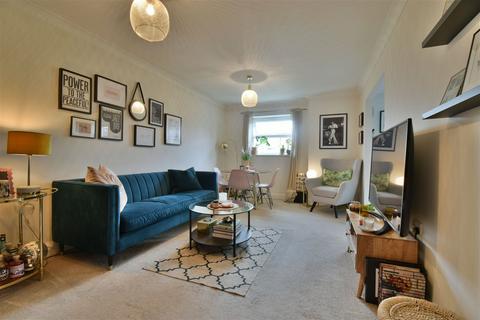 2 bedroom apartment for sale, Jago Court, Newbury RG14