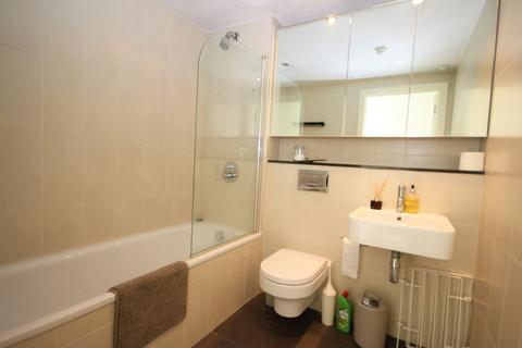 2 bedroom apartment to rent, Blue, Salford M50