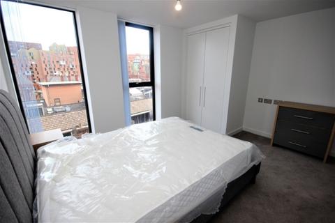 2 bedroom apartment to rent, Manchester New Square, Manchester M1