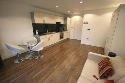 Studio to rent, Pink, Salford Quays M50