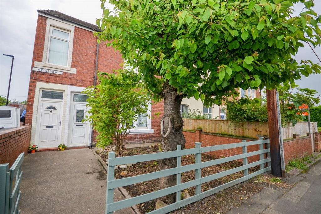 South View, Hazlerigg 2 bed flat for sale £100,000