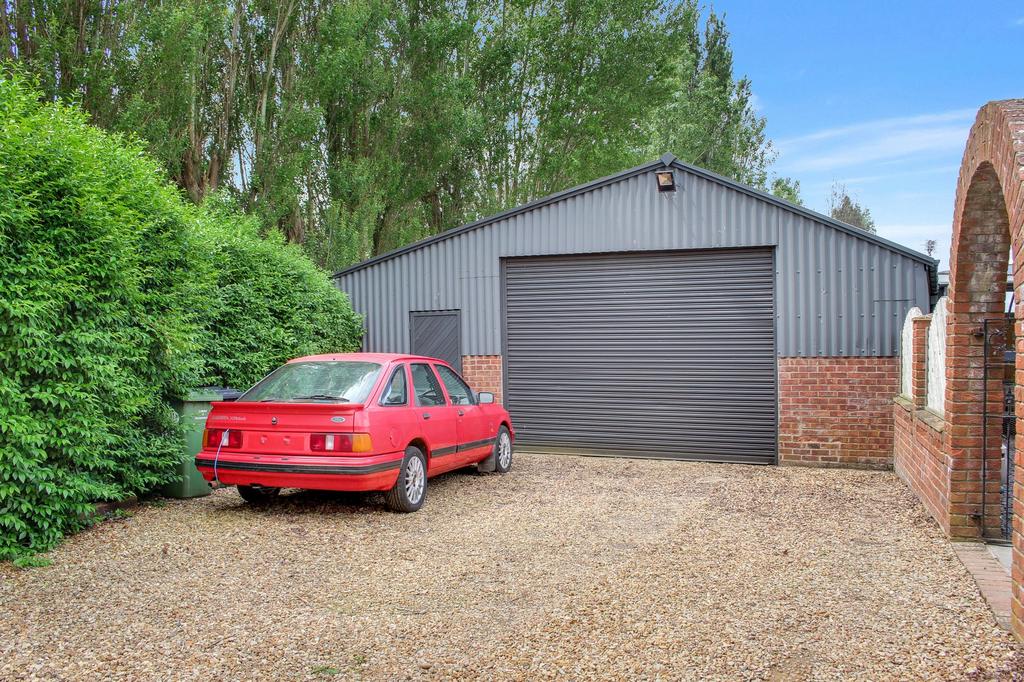 Garage/Workshop
