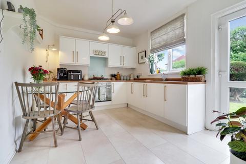 23 Castle Mount, Thornhill, Dewsbury, WF12 0DN