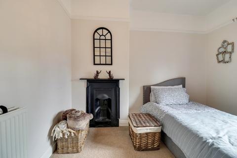 23 Castle Mount, Thornhill, Dewsbury, WF12 0DN