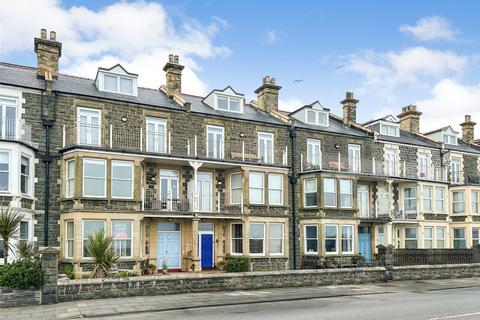 Marine Parade, Tywyn, Gwynedd, LL36