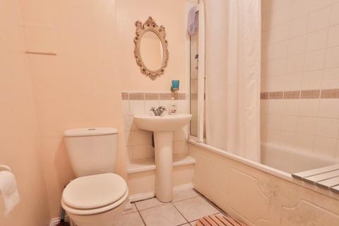 5 Jemmett Close, Kingston Upon Thames, KT2 7AJ