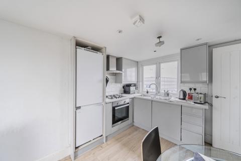 3 bedroom apartment to rent, Wells House Road London NW10