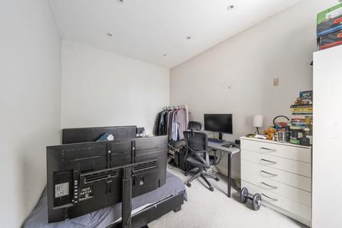 3 bedroom apartment to rent, Wells House Road London NW10