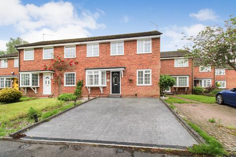 3 bedroom semi-detached house for sale, Blackstone Close,  Farnborough , GU14