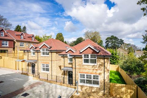 4 bedroom detached house for sale, Shady Close, Kenley, CR8