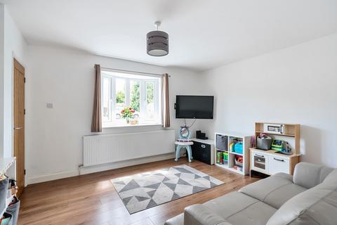 4 Benbow Waye, Uxbridge, UB8 2EY