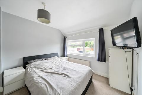 4 Benbow Waye, Uxbridge, UB8 2EY