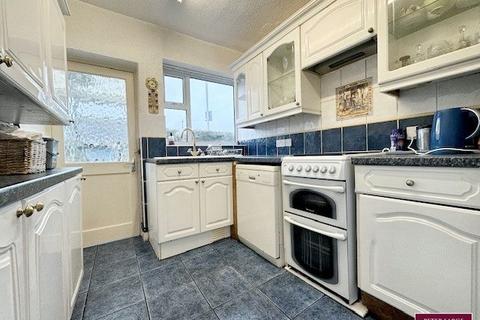 2 bedroom detached bungalow for sale, St Georges Drive, Prestatyn, Denbighshire LL19 8EH