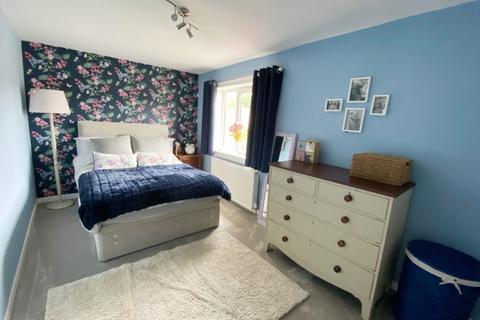 18 Crambeth Place, Kelty, KY4 0AX