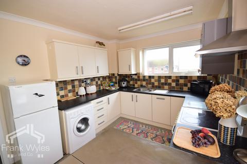 2 bedroom apartment for sale, Elwood Grange, 479 Clifton Drive North, Lytham St Annes, FY8 2PS