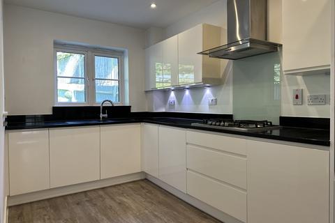 15 Greyford Close, Leatherhead, KT22 8DS