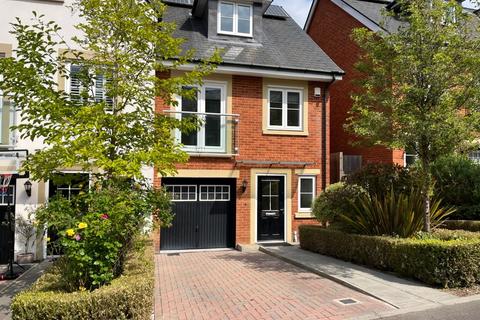 Greyford Close, Leatherhead