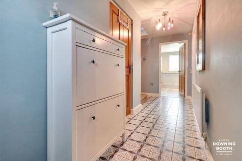 69 Burton Old Road, Streethay, Lichfield, WS13 8LJ