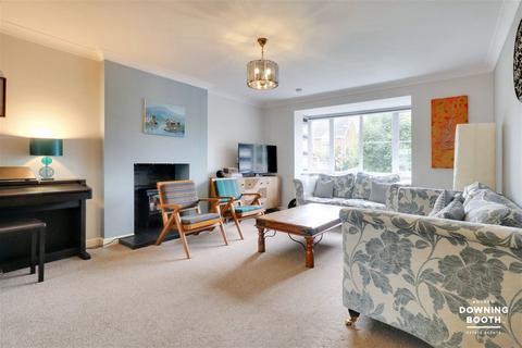 69 Burton Old Road, Streethay, Lichfield, WS13 8LJ