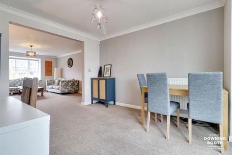 69 Burton Old Road, Streethay, Lichfield, WS13 8LJ