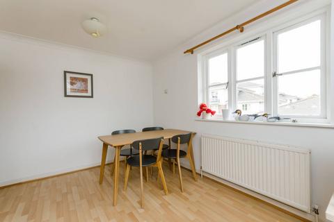 2 bedroom flat to rent, Brompton Park Crescent, Fulham, London, SW6