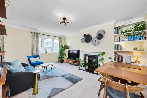 3 bedroom apartment to rent, Cassidy Road Barclay Close SW6