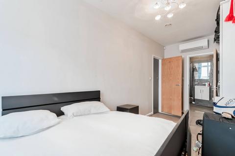 3 bedroom flat to rent, Penton Street, Angel, London, N1