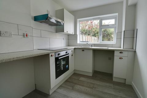 2 bedroom semi-detached house to rent, Beckenham Lane, Bromley BR2