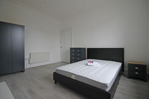 2 bedroom flat to rent, Cowane Street, Stirling, FK8