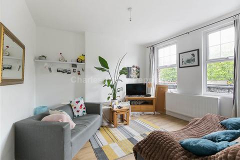 3 bedroom apartment to rent, Holloway Road, Holloway N7